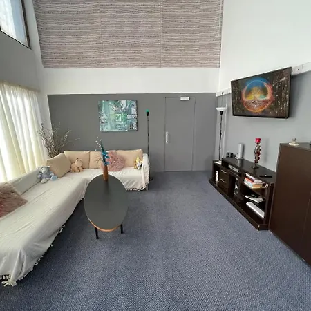 Premium Marina Hostel Pafos